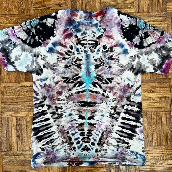 Custom tie dye on Champion short sleeve shirt size Large - Picture 1 of 2